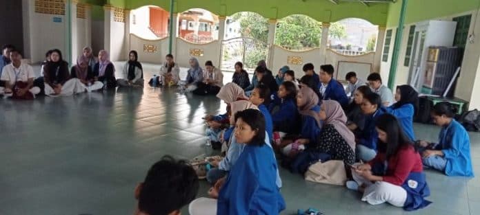 mahasiswa_polmed_kunjungi_mesjid_al_hidayah_bsp_lubuk_pakam