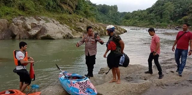 mahasiswa_umsu_hilang_di_sungai_bahbolon_sipispis