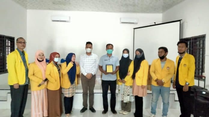 mahasiswa_una_temu_pisah_di_kantor_camat_tinggiraja_asahan