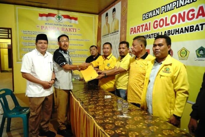 maju_pilkada_labusel_bupati_wabup_petahana_daftar_ke_golkar_dan_pkb