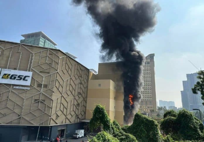 mal_terbesar_di_kuala_lumpur_terbakar_tidak_ada_korban_jiwa
