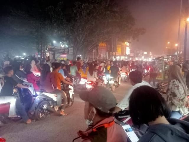 malam_pergantian_tahun_pengendara_motor_di_lubuk_pakam_banyak_tak_pakai_helm