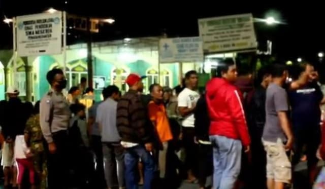 mandi_hujan_lalu_terpeleset_ke_saluran_air_murid_kelas_1_sd_hanyut_dan_hilang_di_siantar