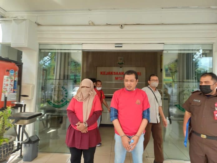 mantan_kacab_pegadaian_syariah_setia_budi_dan_anggota_gelapkan_18_kg_emas