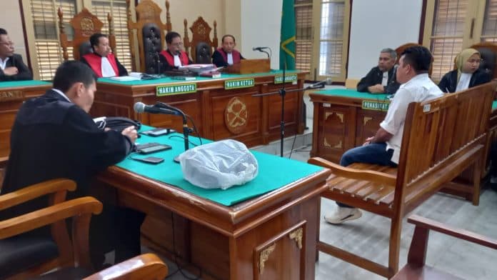 mantan_kadinkes_padangsidimpuan_diganjar_1_tahun_dan_tidak_ditahan