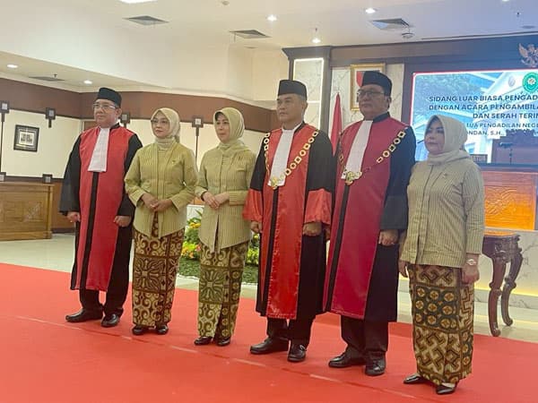 mantan_wakil_ketua_pn_medan_dr_dahlan_resmi_pimpin_pn_jakbar_ini_profilnya