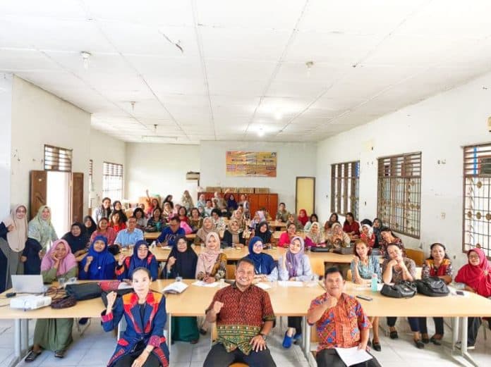 mardi_panjaitan_ajak_guru_slb_tingkatkan_kualitas_pembelajaran