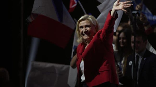 marine_le_pen_capres_prancis_sayap_kanan_yang_mau_larang_hijab