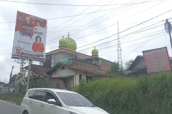 masa_tenang_bawaslu_taput_mulai_tertibkan_apk_dan_mobil_branding_caleg