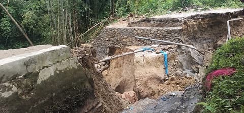 masih_tahap_perbaikan_irigasi_di_nagori_pagar_pinang_jebol