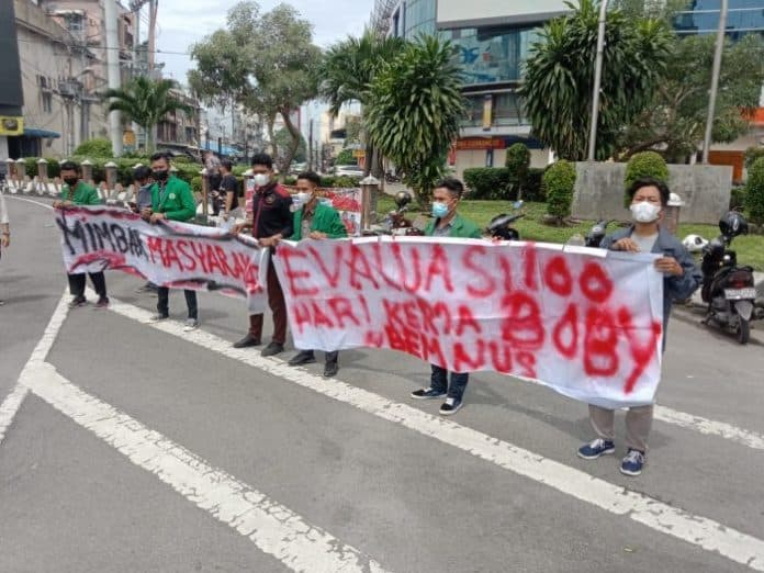massa_bem_korda_nusantara_sampaikan_tiga_poin_ke_wali_kota_medan
