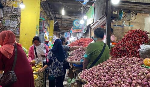 masuki_musim_hujan_harga_cabai_merah_anjlok_di_medan