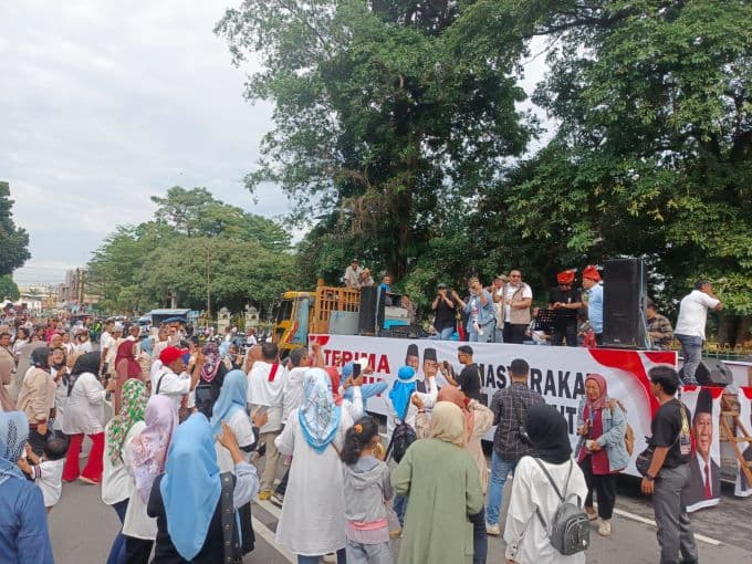 masyarakat_medan_sambut_pelantikan_prabowo_gibran_dengan_pesta_rakyat