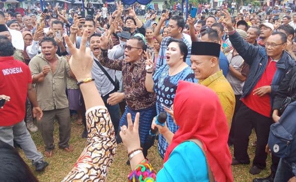 masyarakat_minta_perbaikan_jalan_dan_fasilitas_kesehatan_bila_masinton_mahmud_menang