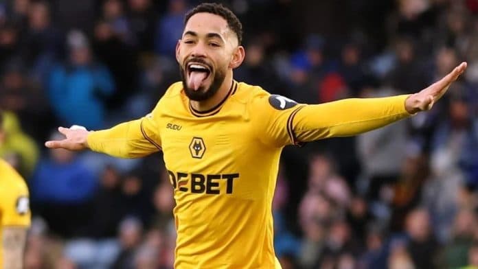 matheus_cunha_sengaja_bobol_gawang_mu_dengan_gol_olimpico