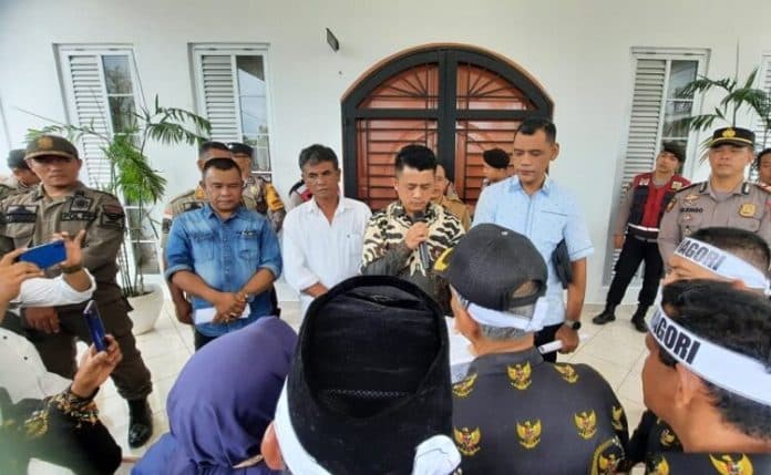 maujana_nagori_demo_dprd_simalungun_kita_akan_rdp