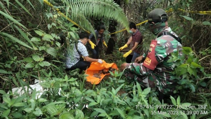 mayat_tanpa_identitas_ditemukan_di_semak_semak_di_taput