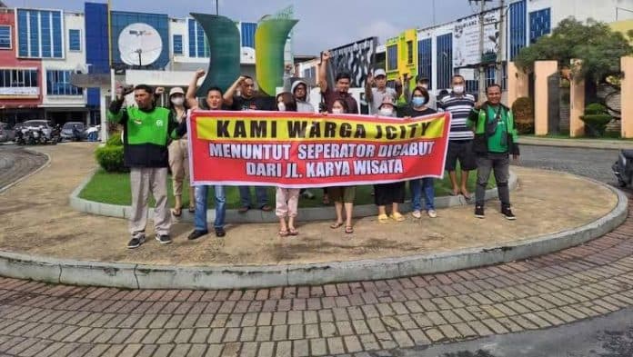 median_jalan_karya_wisata_biang_kemacetan_ini_respons_dinas_pu_medan