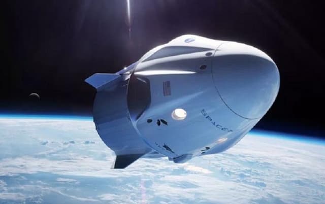 mei_spacex_kirim_astronot_nasa_ke_luar_angkasa