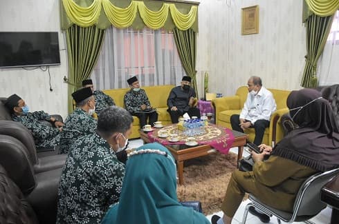 melalui_pemko_tebing_tinggi_mui_salurkan_bantuan_alkes_dan_vaksinasi_pelajar