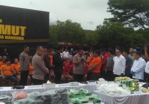 melawan_polisi_dua_pria_ditembak_karena_bawa_sabu_20_kg