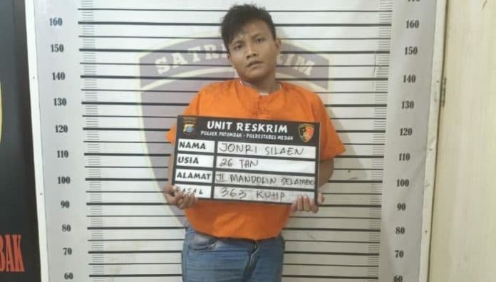 melawan_saat_pengembangan_polsek_patumbak_tembak_kaki_pelaku_curanmor