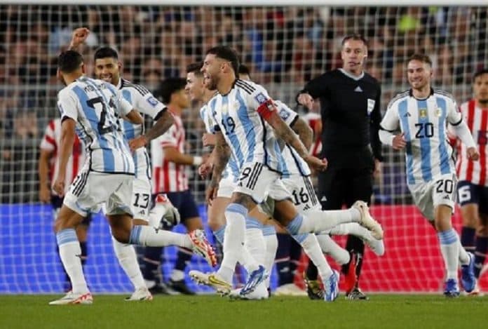 menang_tipis_lawan_paraguay_lionel_messi_nyaris_cetak_2_gol_keren