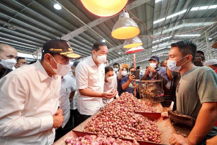 mendag_pastikan_harga_bahan_pokok_stabil_dan_cukup_di_sumut