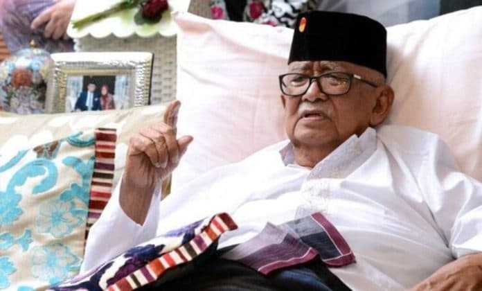 mengenal_sosok_eks_gubernur_jabar_yang_tutup_usia_hari_ini