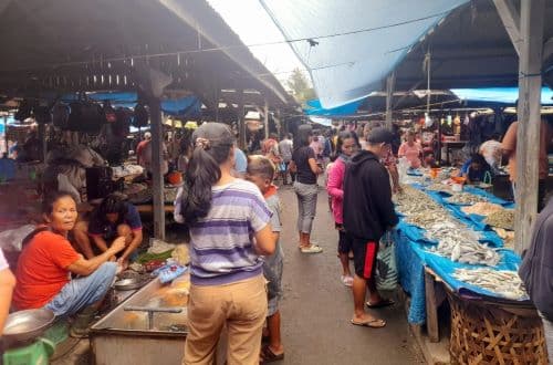 mengintip_hingar_bingar_pasar_tradisional_tanah_jawa_di_simalungun