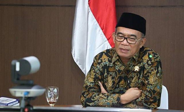 menko_pmk_bertemu_presiden_joko_widodo_secara_tertutup_untuk_bahas_covid_19_ini_hasilnya