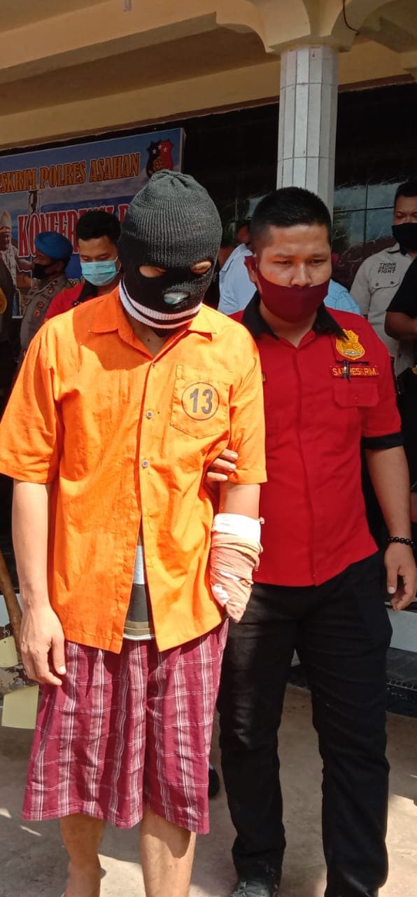 menolak_hubungan_intim_suami_tebas_leher_istri_dengan_kapak