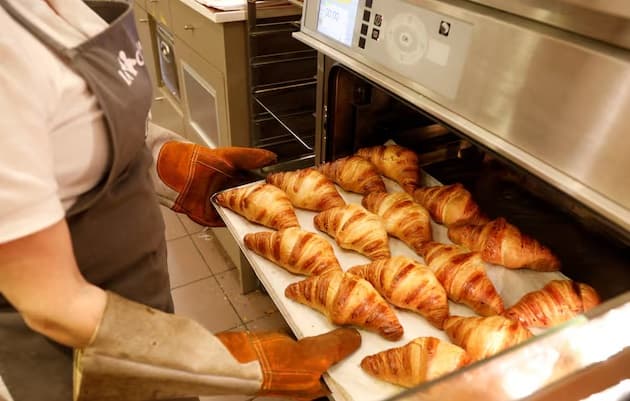 mentega_meroket_di_eropa_pembuat_roti_bersiap_hadapi_natal_yang_mahal