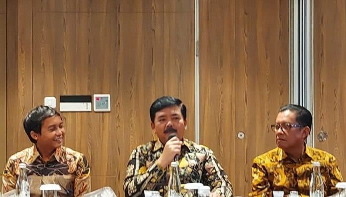 menteri_hadi_gebuk_14_oknum_bpn_untuk_berantas_mafia_tanah