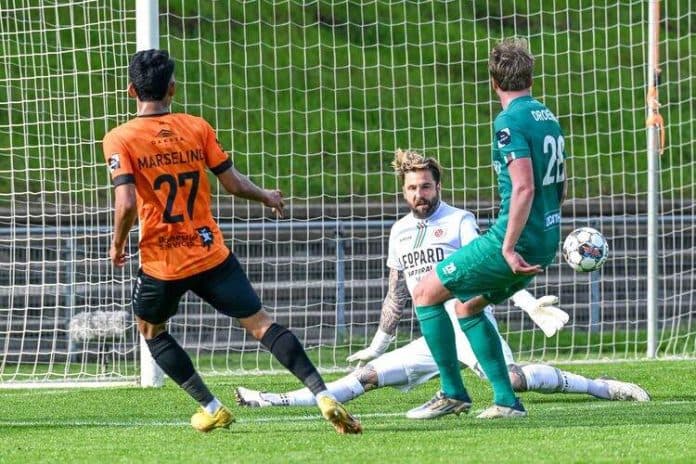 meski_kalah_marselino_ferdinan_cetak_dua_gol_untuk_kmsk_deinze