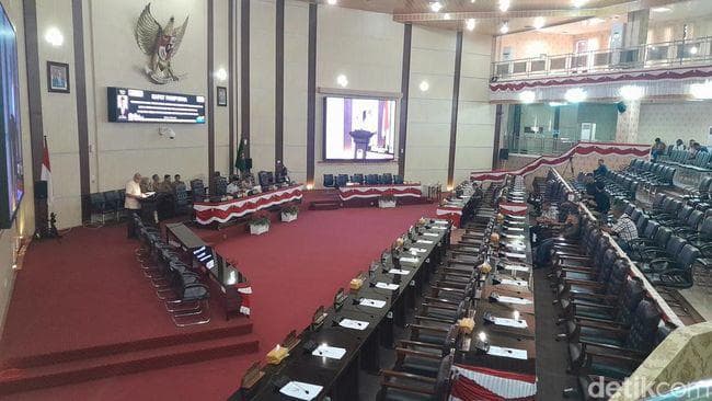 meski_sempat_molor_dprd_medan_gelar_lkpj_tahun_anggaran_2023