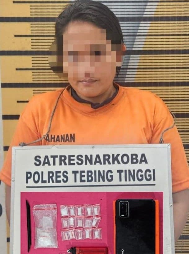 miliki_15_paket_sabu_seorang_irt_asal_tebing_tinggi_ditangkap