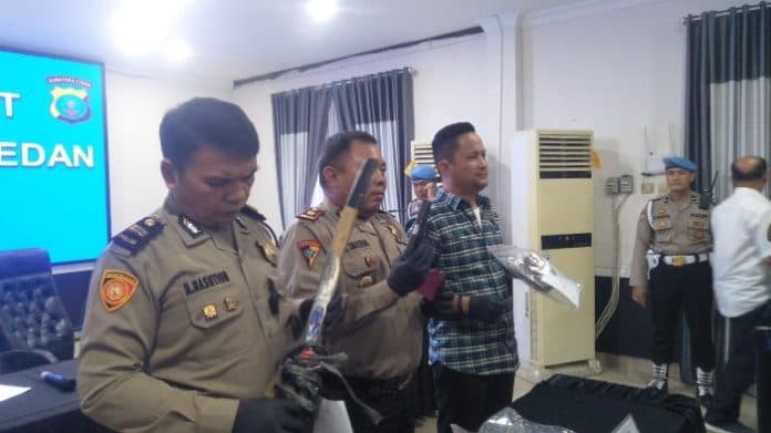 miliki_senpi_mantan_polisi_ditangkap_di_pancur_batu