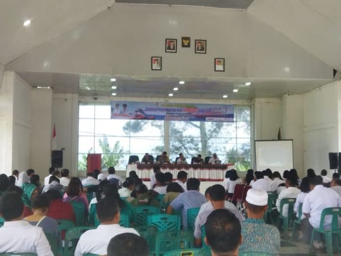 minim_informasi_warga_dan_pemkab_kawasan_danau_toba_kecewa_persiapan_f1h2o_2024
