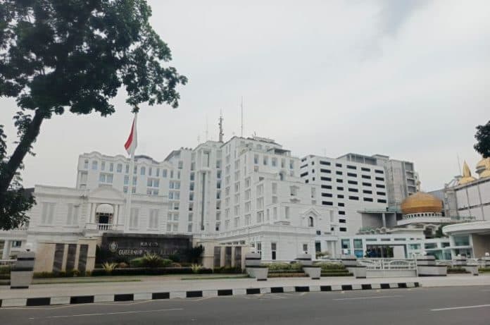 minimalisir_kecelakaan_pemprov_sumut_konsen_pasang_palang_di_perlintasan_ka