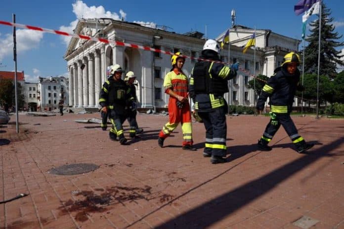misil_rusia_hantam_pusat_kota_bersejarah_di_ukraina_7_tewas_144_luka_luka