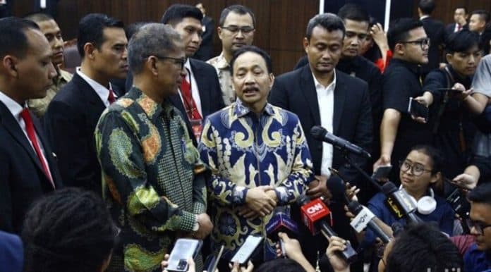 mk_secepatnya_putuskan_status_arsul_sani_tangani_phpu
