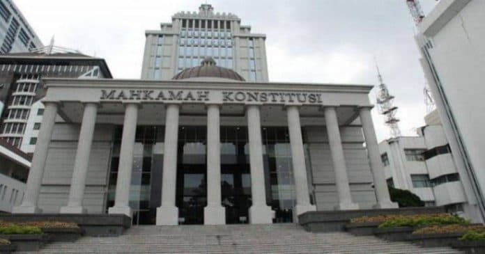 mk_tolak_gugatan_pembatasan_masa_jabatan_ketum_parpol