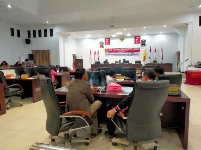 molor_dari_jadwal_rapat_paripurna_p_apbd_samosir_gagal_lagi