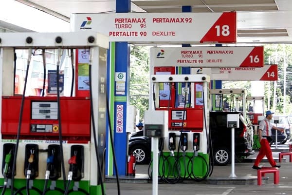 mulai_1_oktober_mobil_dan_sepeda_motor_jenis_ini_dilarang_isi_bbm_bersubsidi