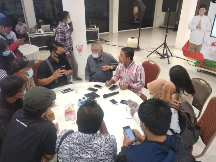 musa_rajekshah_ucapkan_selamat_kepada_bobby_aulia