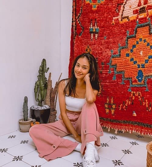 mya_myat_noe_model_cantik_yang_diburu_junta_militer_myanmar