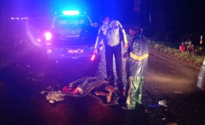 nabrak_lubang_lalu_jatuh_warga_siantar_tewas_dilindas_truk_di_km_11_12_simalungun