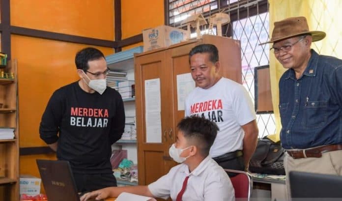 nadiem_600_ribu_guru_honorer_jadi_asn_pppk_tahun_depan