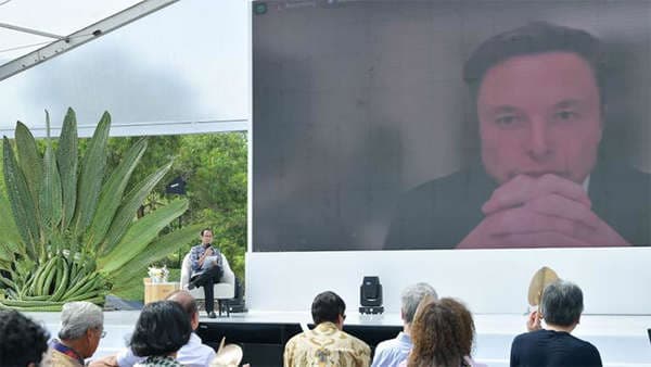 nadiem_dan_elon_musk_berdialog_dengan_400_mahasiswa_di_bali